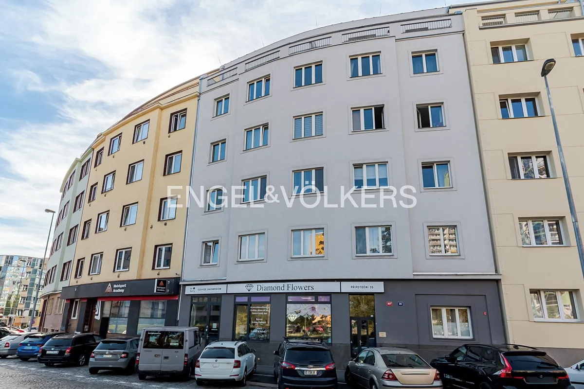 Pronájem obchodního prostoru 55 m²